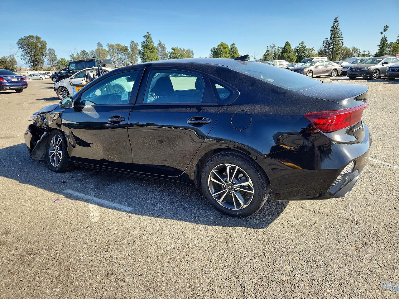 2023 KIA Forte lx