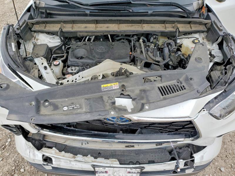 2022 Toyota Highlander Hybrid Platinum