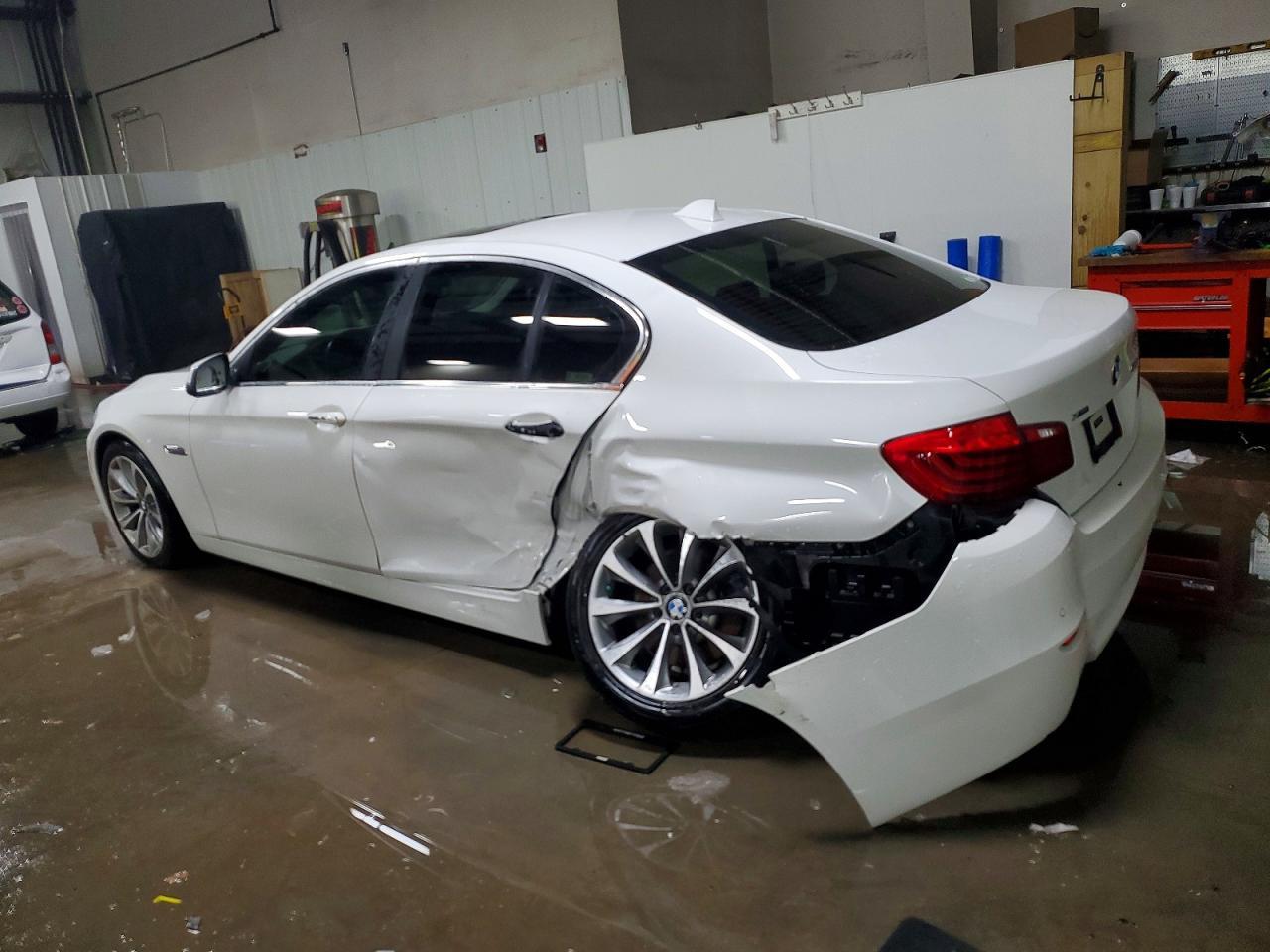 2016 BMW 528 xi