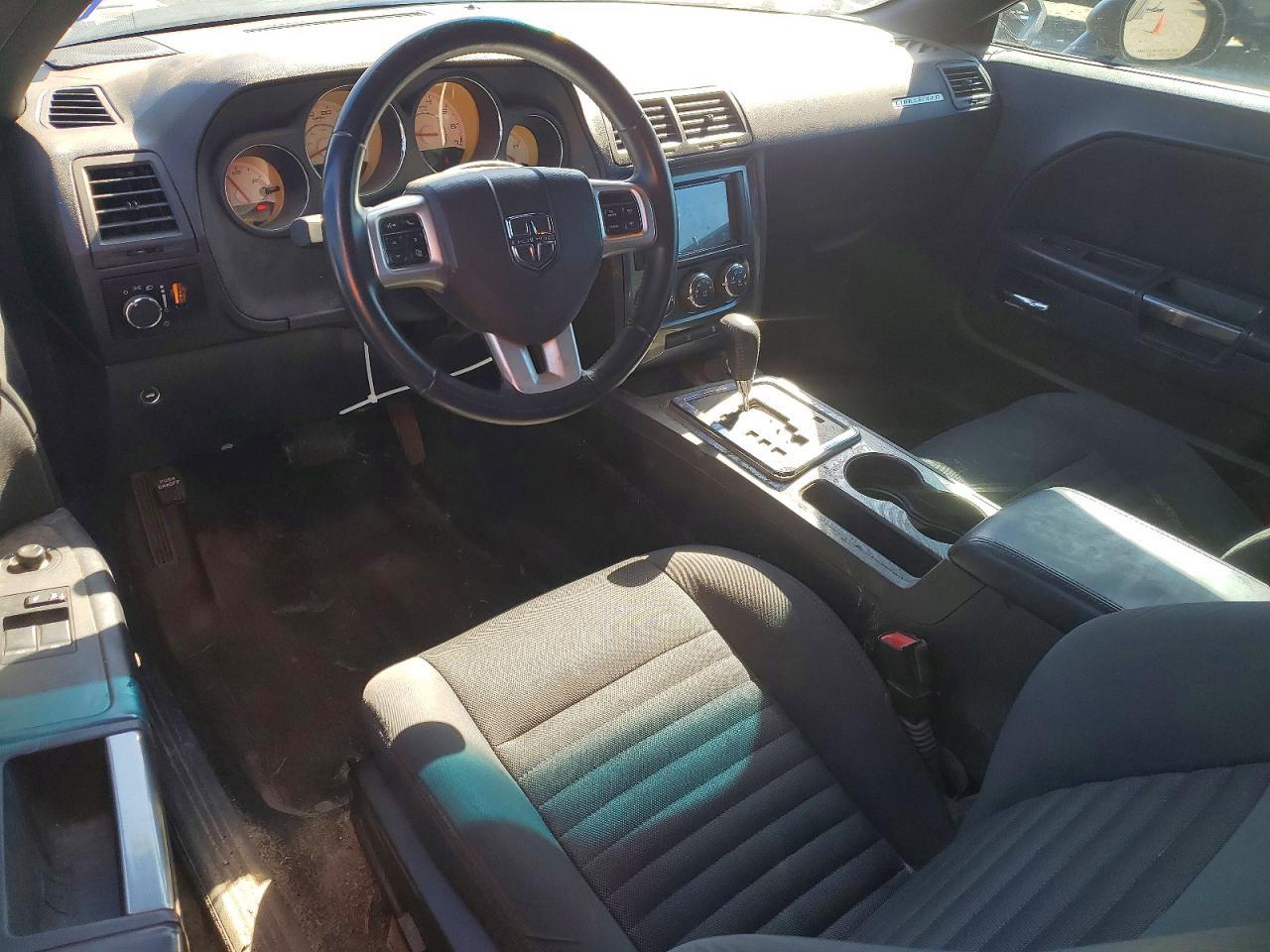 2013 Dodge Challenger sxt