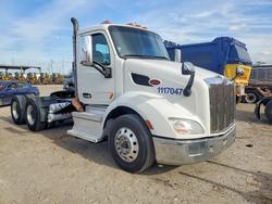 Salvage trucks for sale at Riverview, FL auction: 2020 Peterbilt 579 Semi Truck