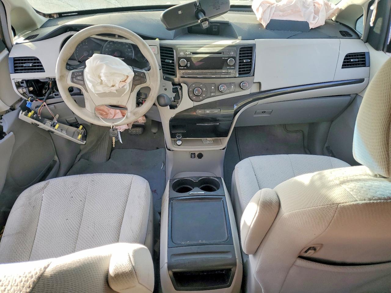 2012 Toyota Sienna le