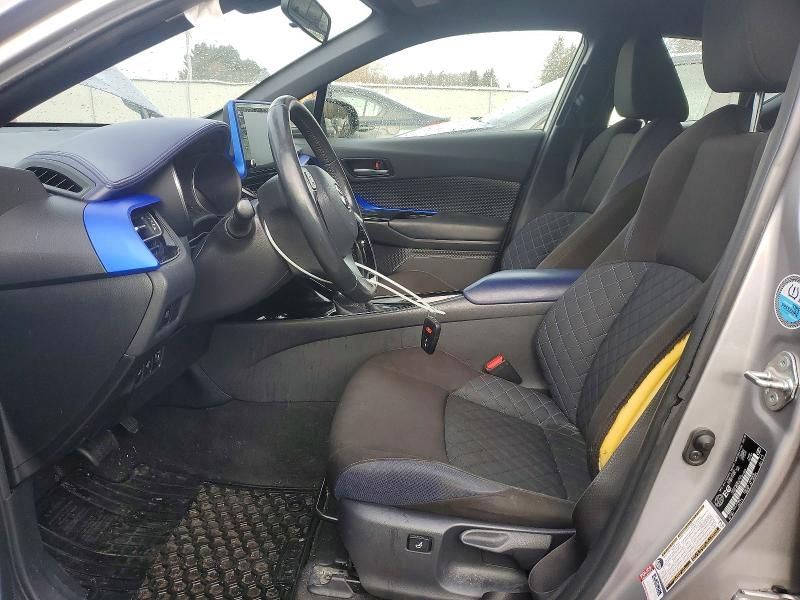 2020 Toyota C-hr xle