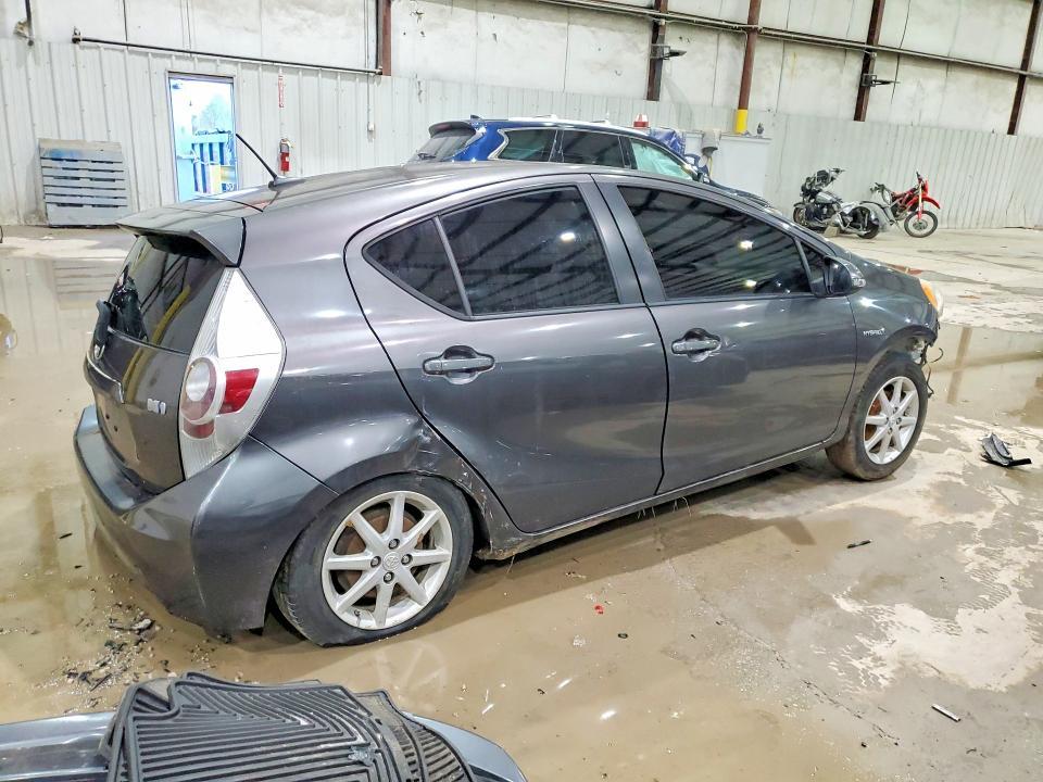 2013 Toyota Prius c
