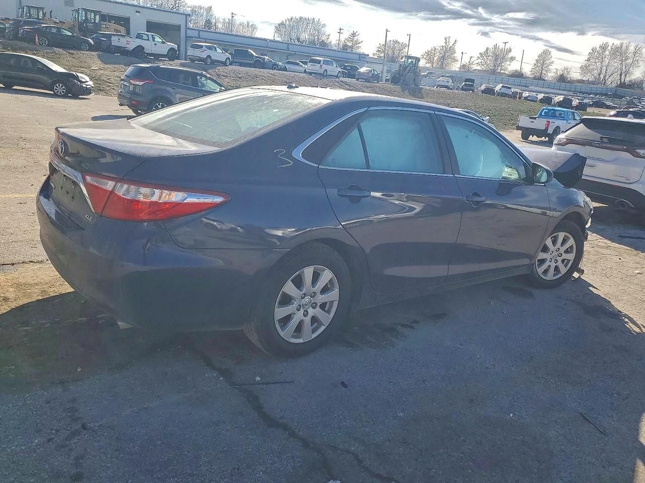 2016 Toyota Camry le