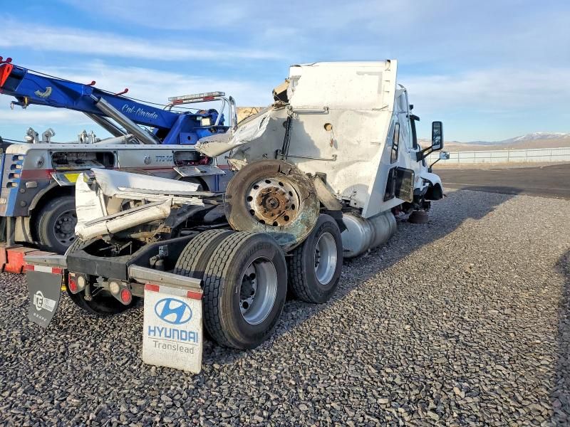 2018 Peterbilt Tractor 579