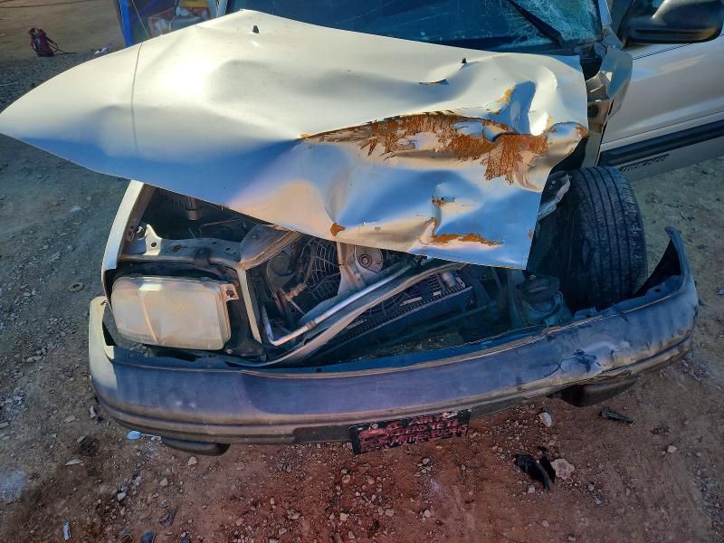 2002 Chevrolet Tracker