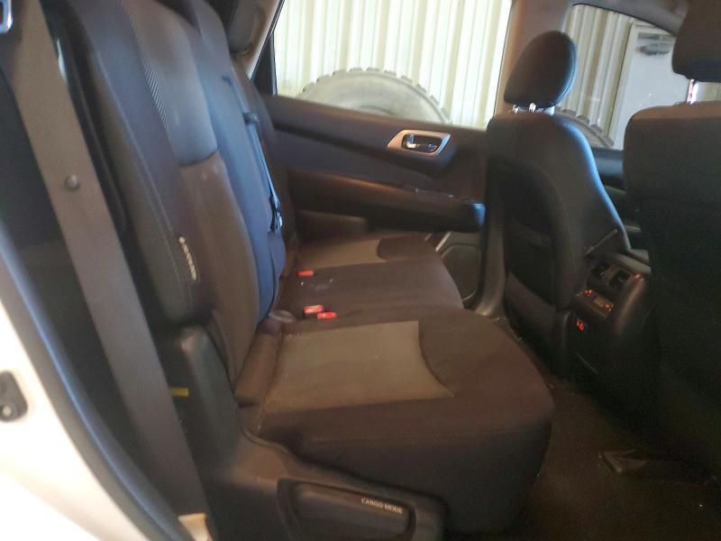 2019 Nissan Pathfinder sv