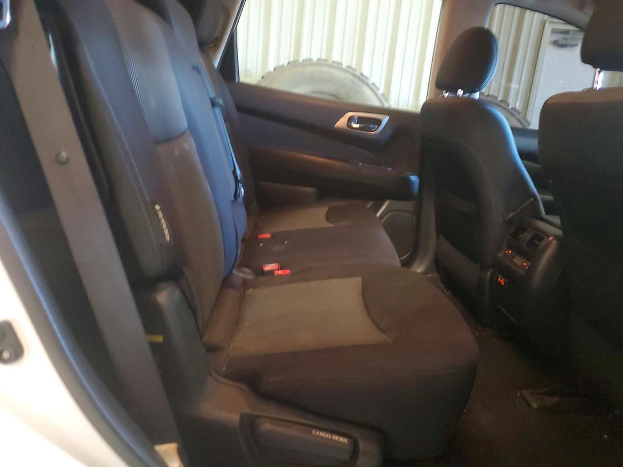 2019 Nissan Pathfinder sv