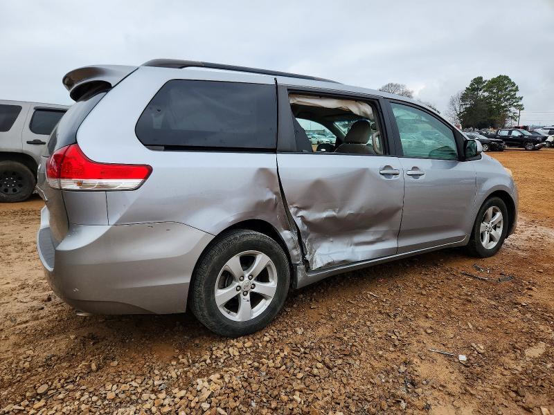 2011 Toyota Sienna le