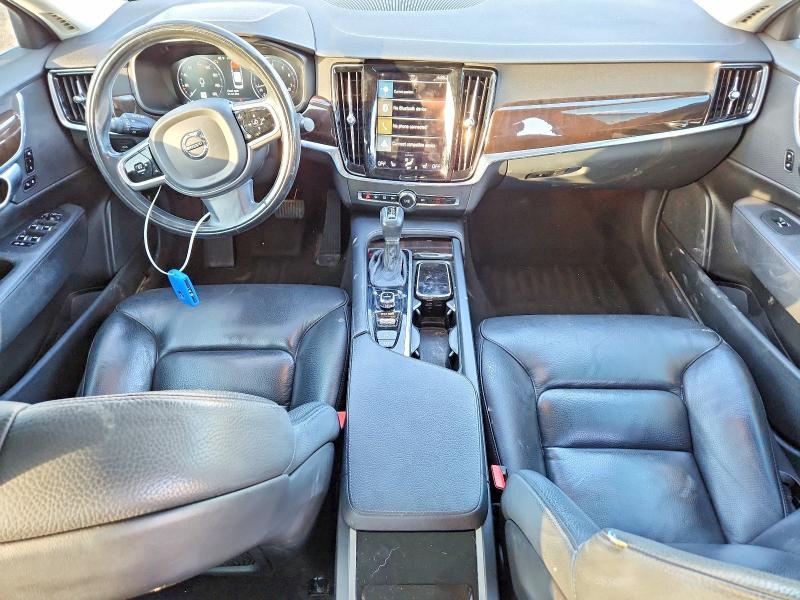 2018 Volvo S90 T5 Momentum