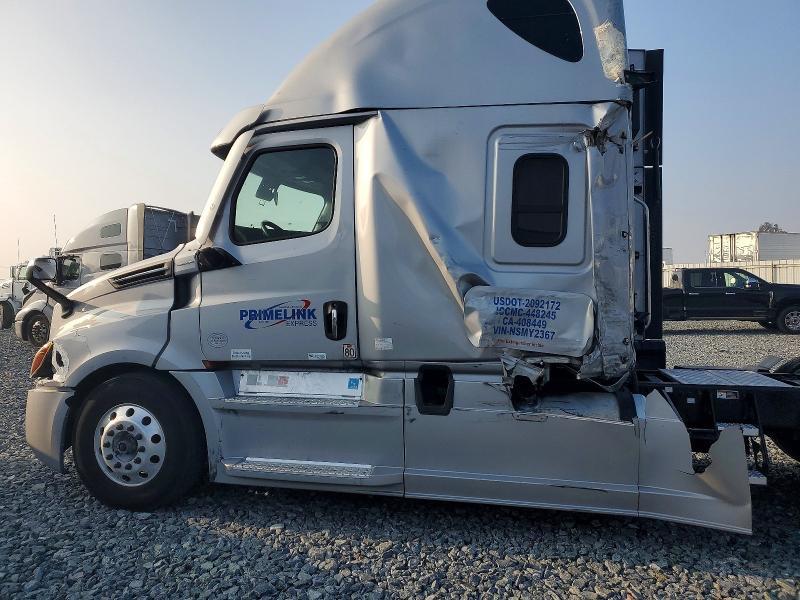 2022 Freightliner Cascadia 126 Semi Truck