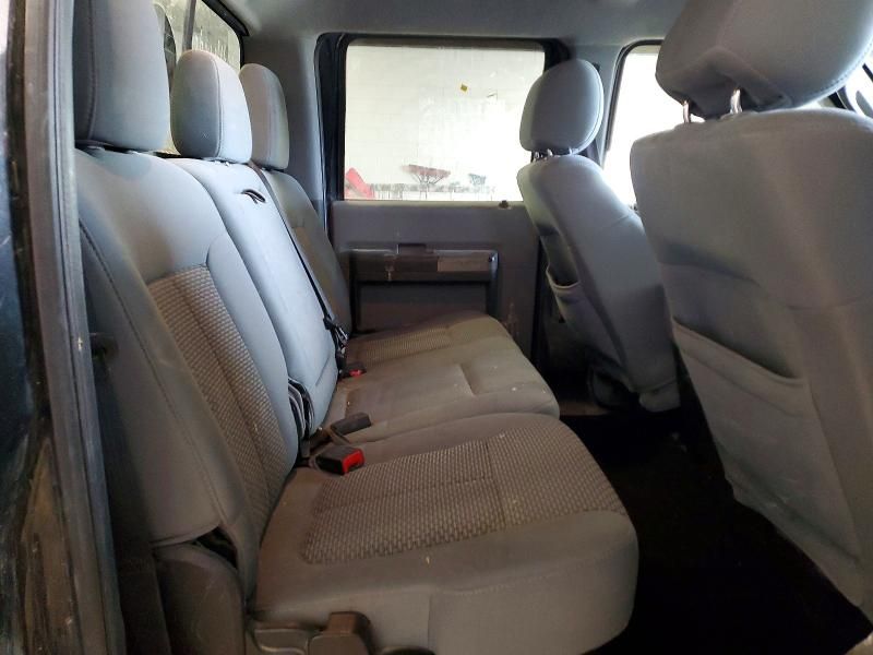 2013 Ford F250 Crew C PU 4X4