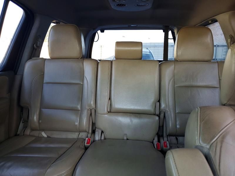 2014 Nissan Armada sv