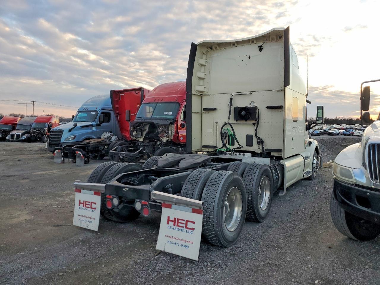 2021 Peterbilt 579 Semi Truck