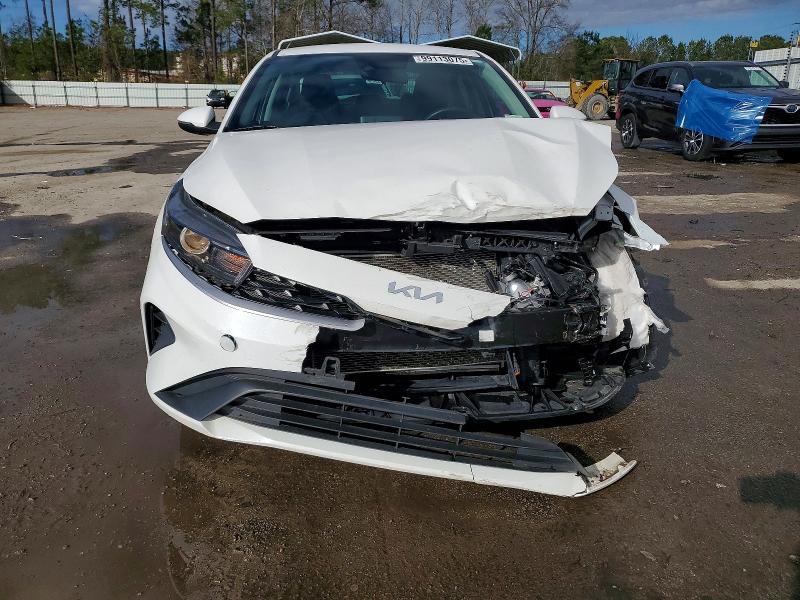 2023 KIA Forte lx