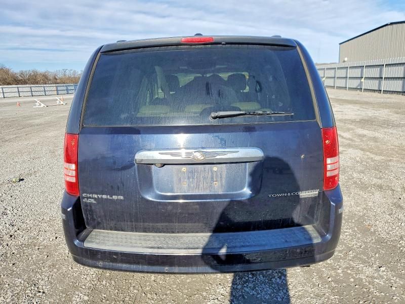 2010 Chrysler Town & Country Limited