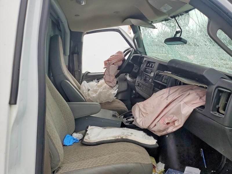 2021 GMC Savana Utility / Service Truck