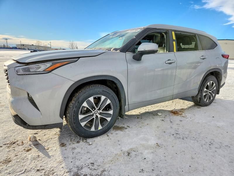 2023 Toyota Highlander l
