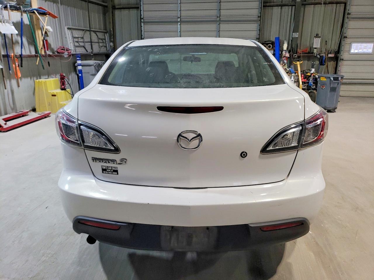 2011 Mazda 3 I