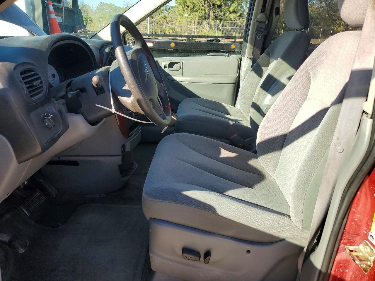 2005 Chrysler Town & Country
