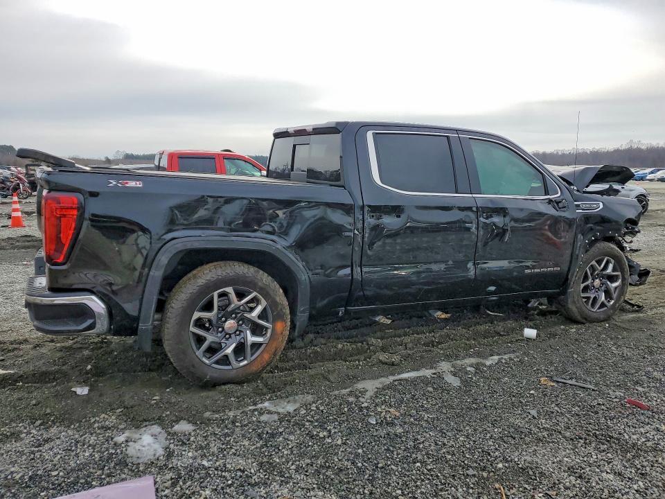 2024 GMC Sierra K1500 slt