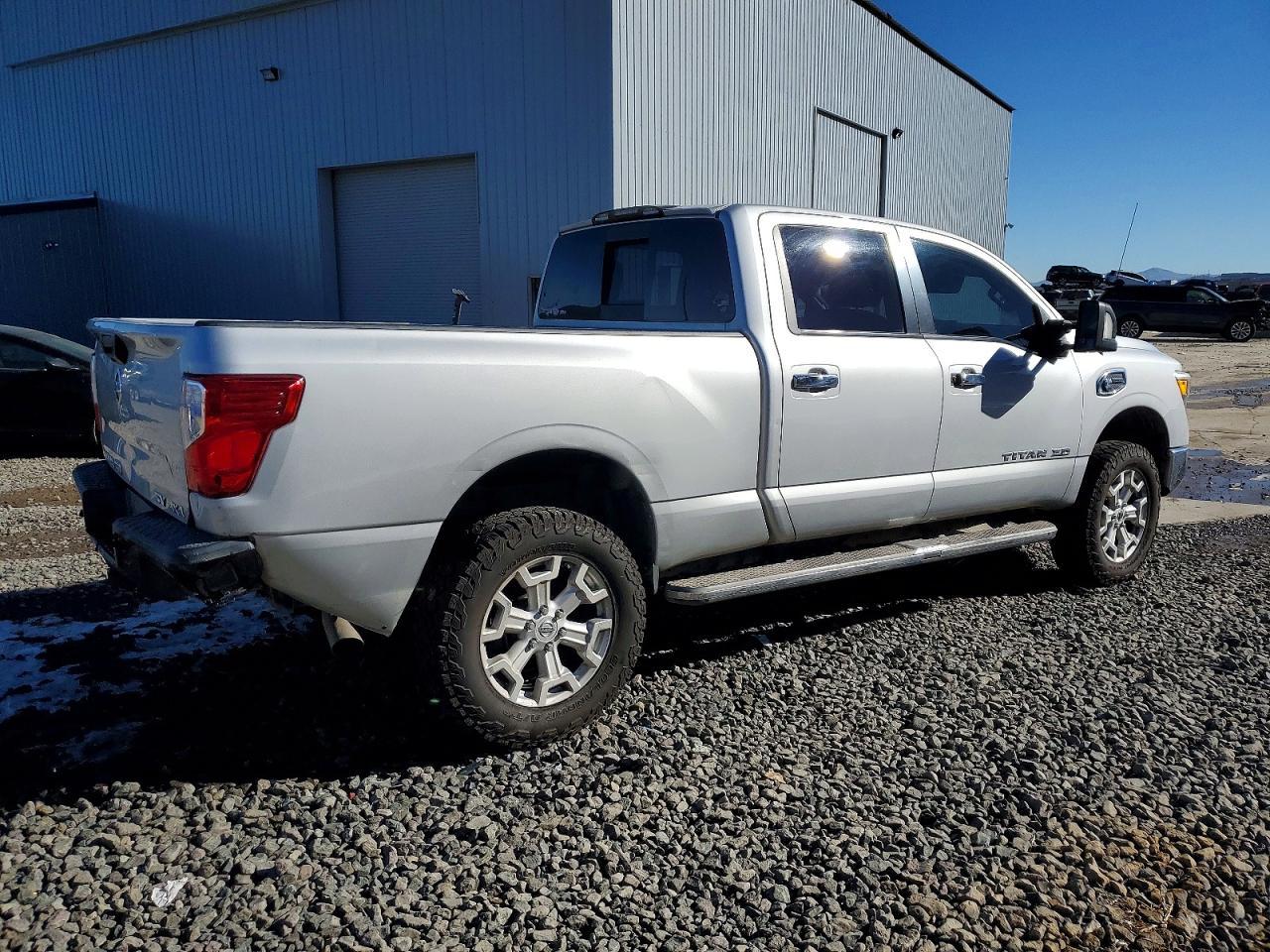 2016 Nissan Titan xd sl