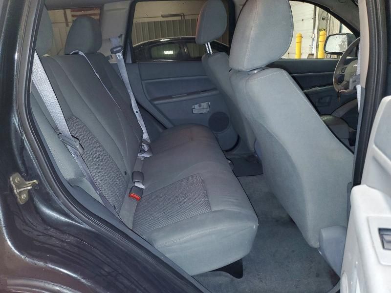 2005 Jeep Grand Cherokee Laredo