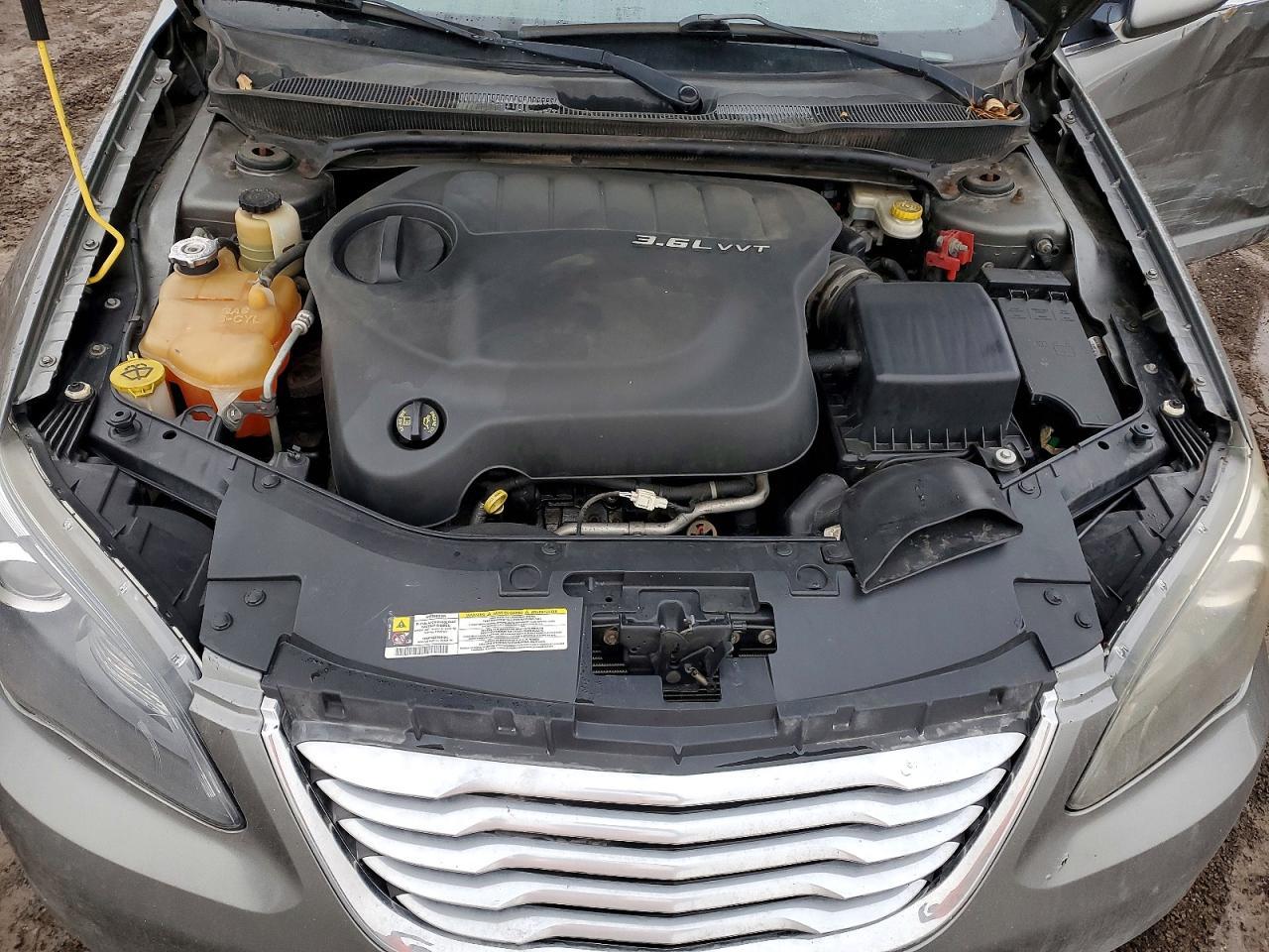 2013 Chrysler 200 Touring