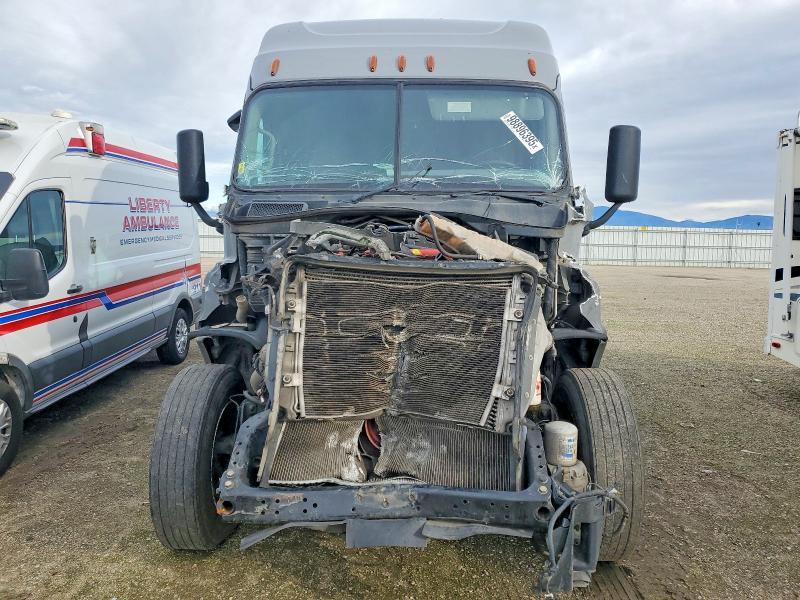 2017 Freightliner Cascadia 125 Semi Truck