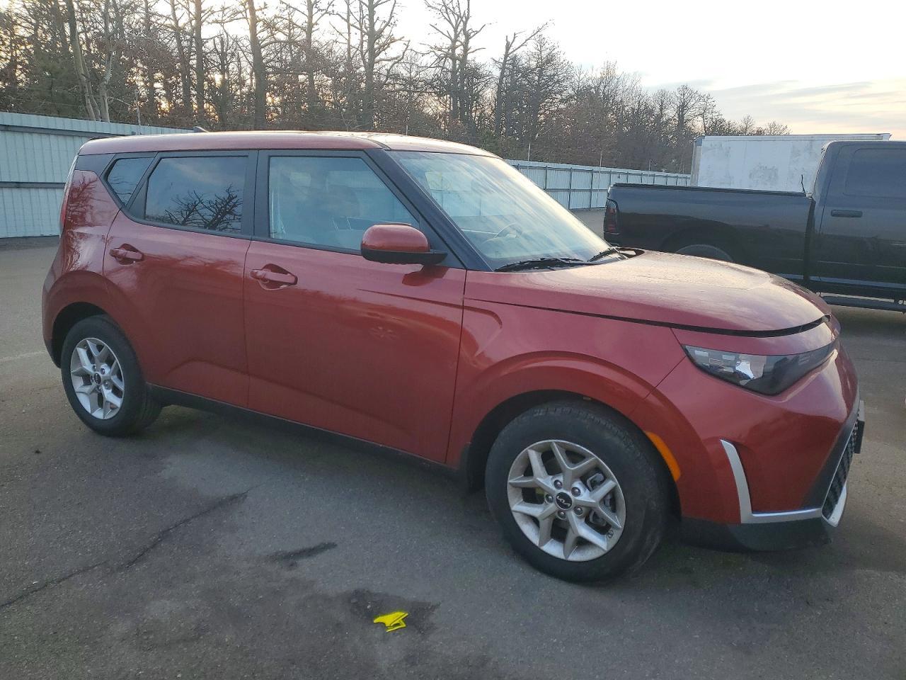 2025 KIA Soul lx