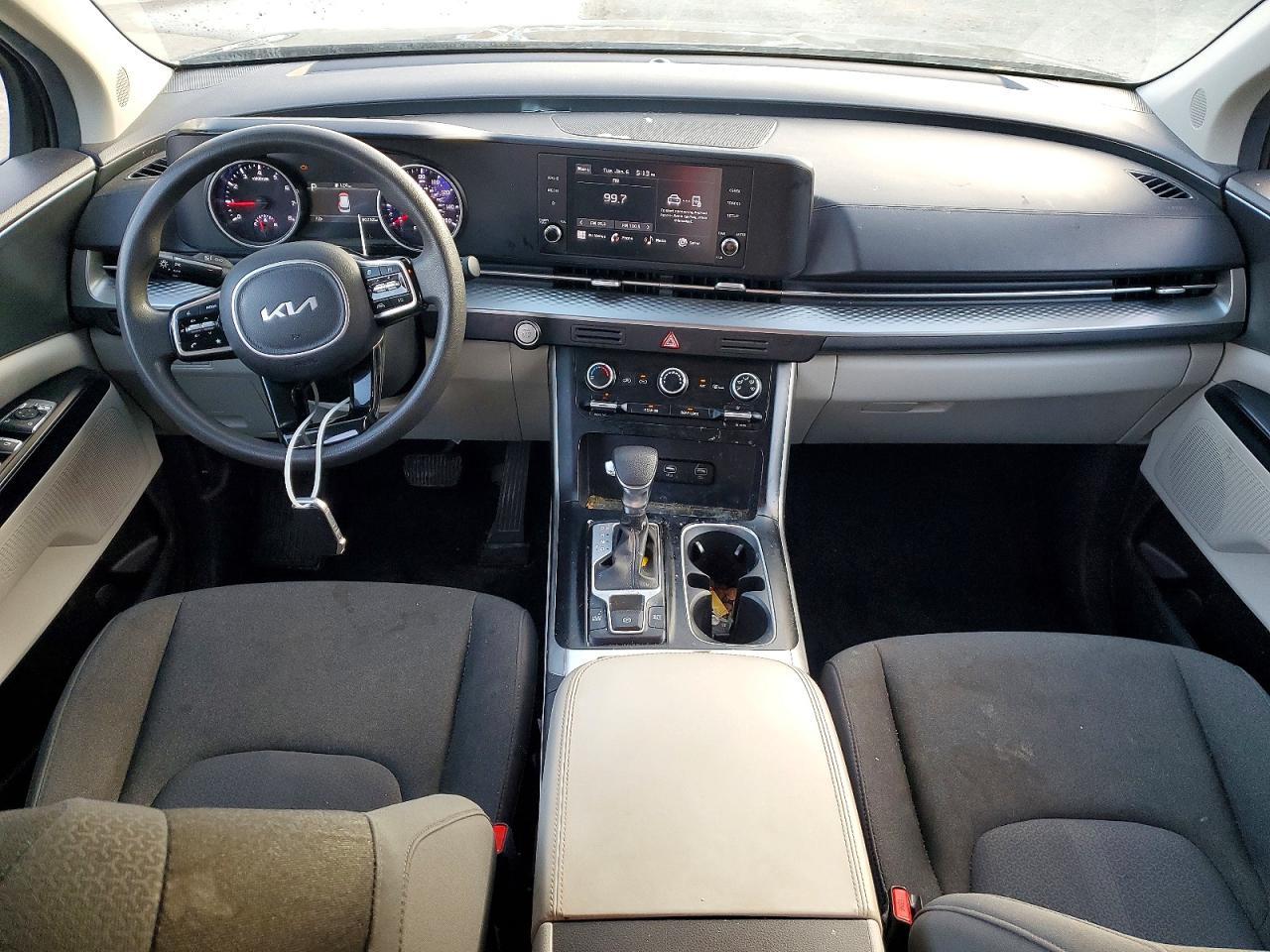 2023 KIA Carnival lx