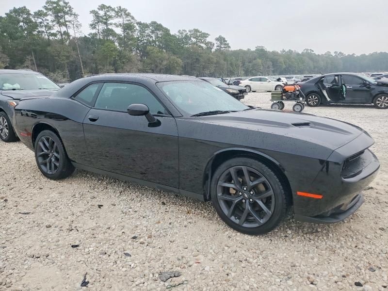 2022 Dodge Challenger sxt
