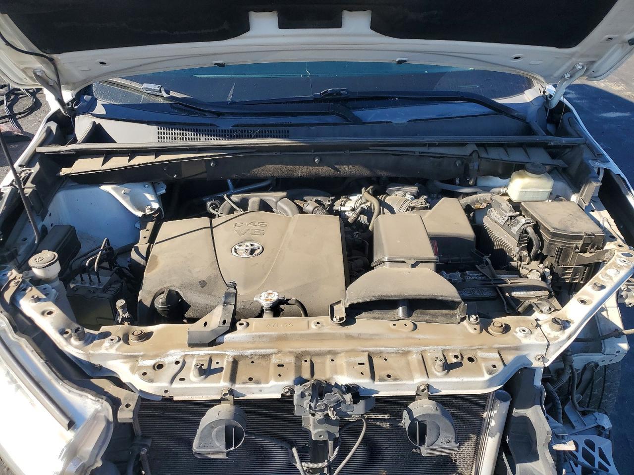 2018 Toyota Highlander le