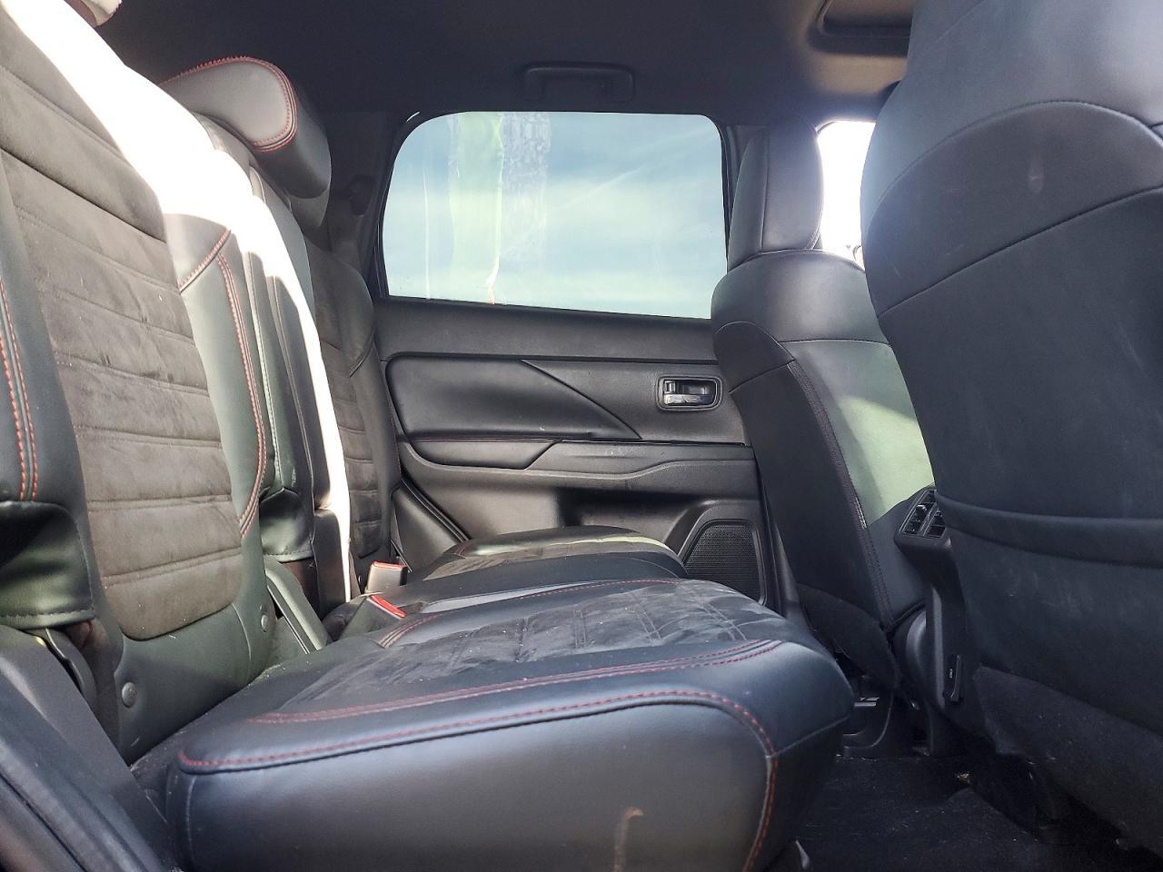 2020 Mitsubishi Outlander se