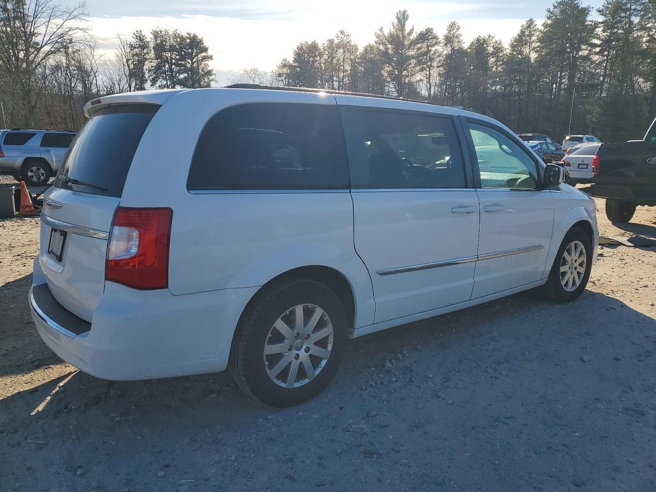 2016 Chrysler Town & Country Touring