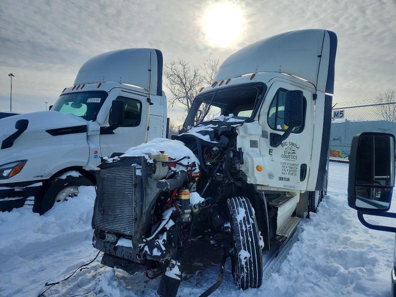 2014 Freightliner Cascadia Semi Truck