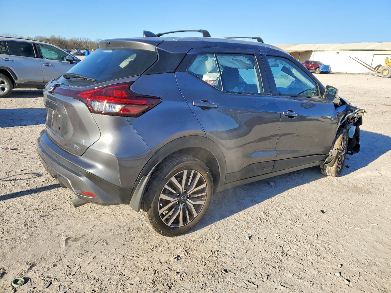 2024 Nissan Kicks sv