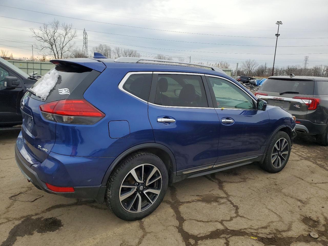 2017 Nissan Rogue sv