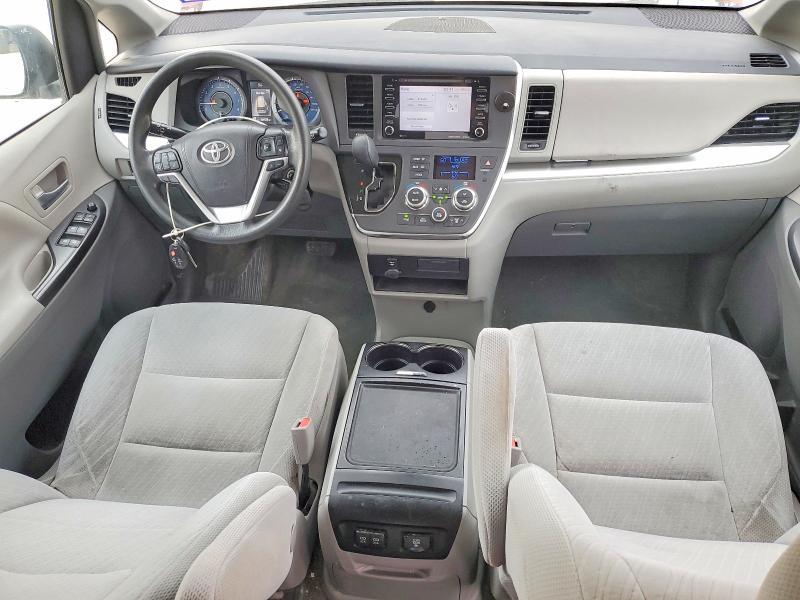 2018 Toyota Sienna le