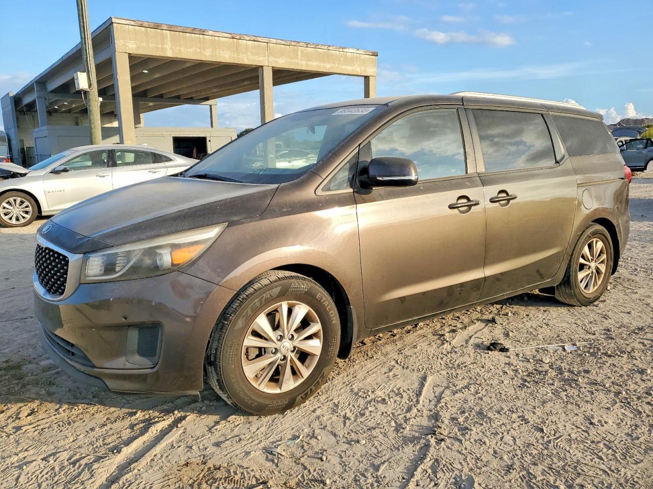 2016 KIA Sedona lx