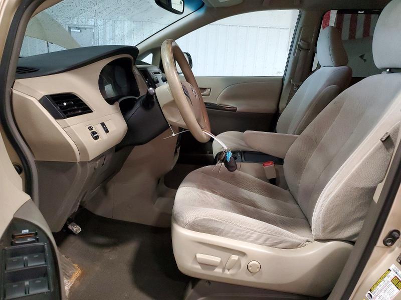 2011 Toyota Sienna le