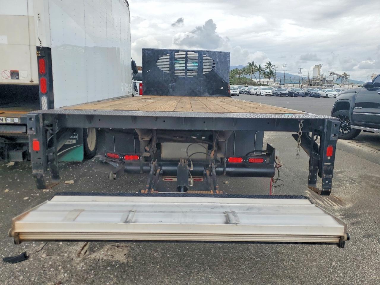 2023 Isuzu NQR Flatbed Truck