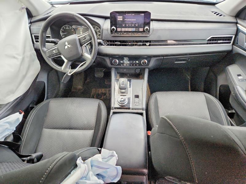 2022 Mitsubishi Outlander es