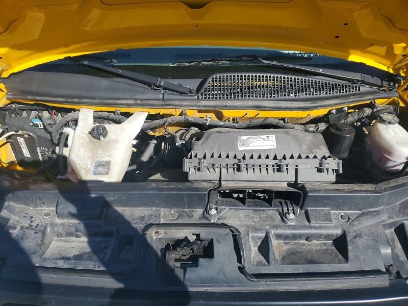 2021 GMC Savana Cut-box Truck