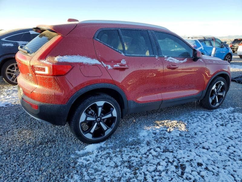 2021 Volvo Xc40 T5 Momentum