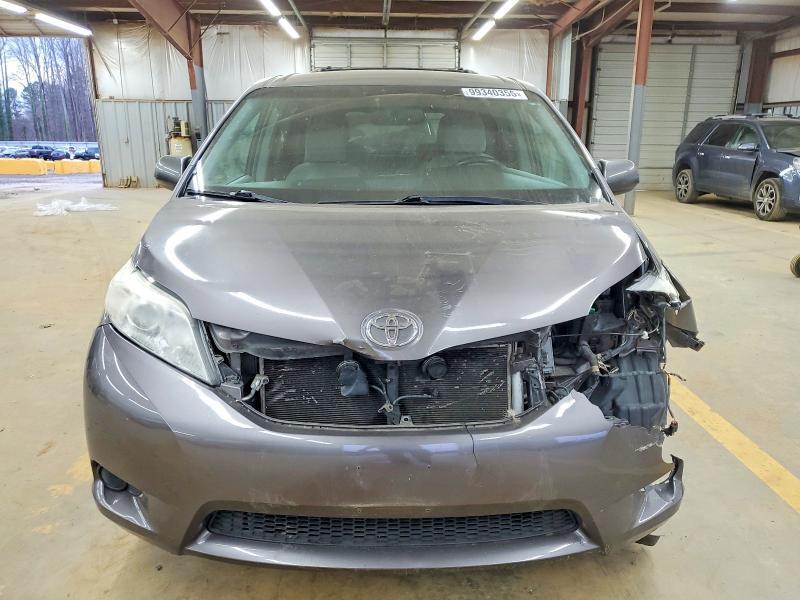 2017 Toyota Sienna le