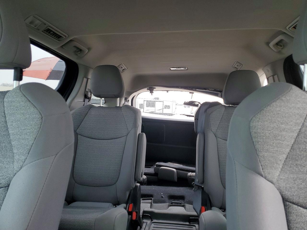 2022 Toyota Sienna le