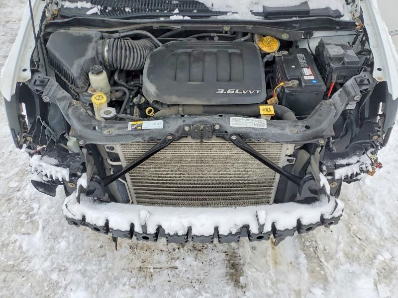 2015 Chrysler Town & Country Touring l