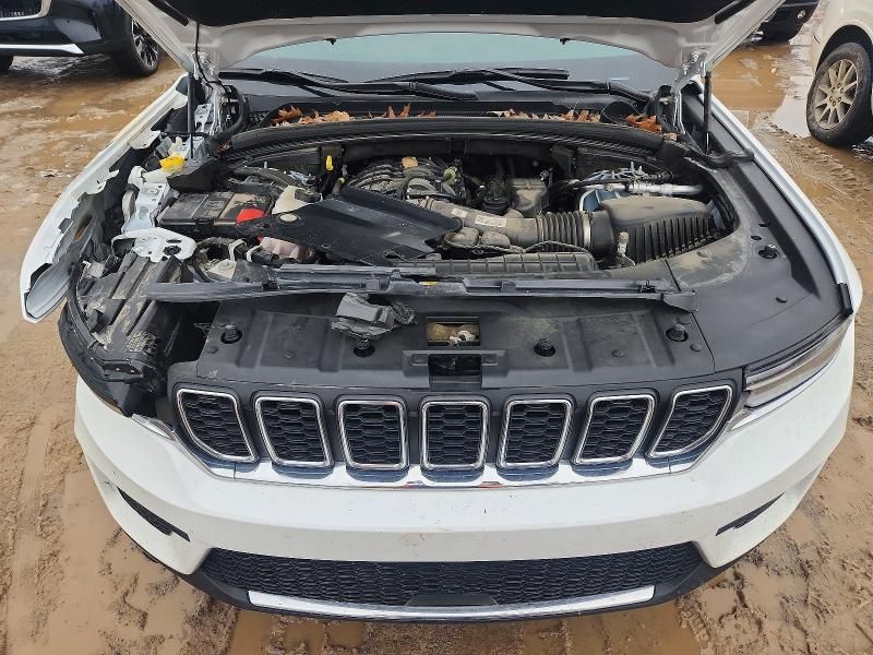 2023 Jeep Grand Cherokee Laredo